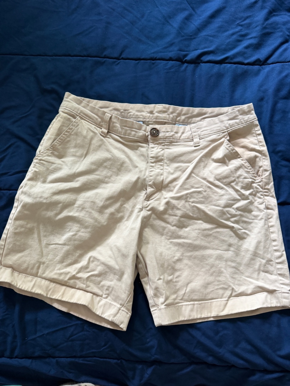 Men’s Cubbies beige shorts